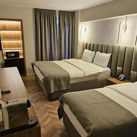 Iris Hotel