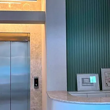 Iris Hotel