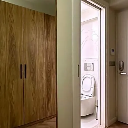 Iris Hotel 5*