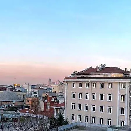 Iris Hotel