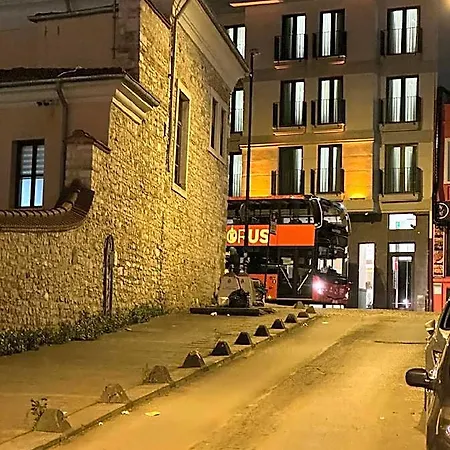 Iris Hotel